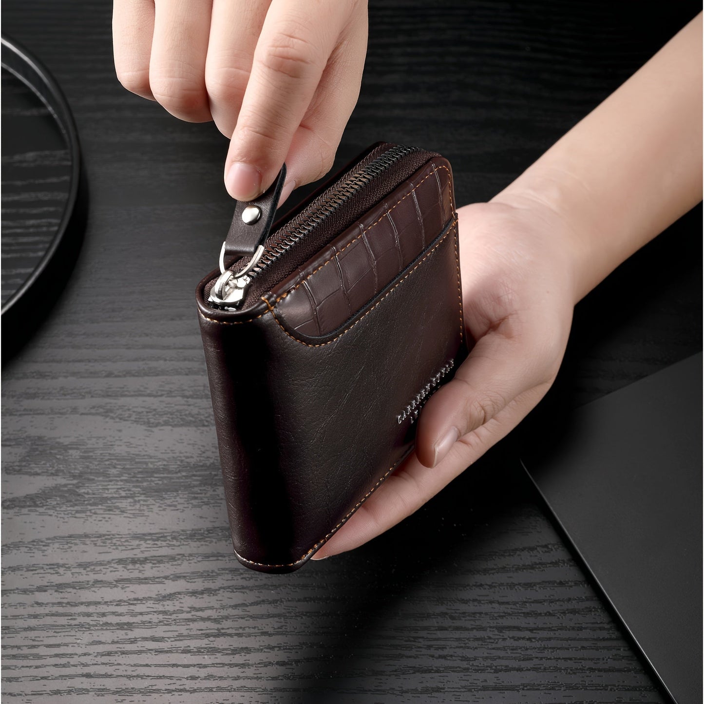 Stylish Men's Zipper Wallet